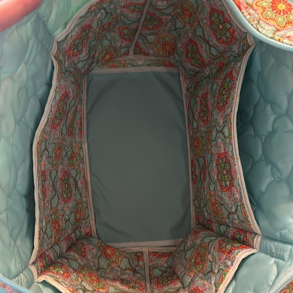 Cinda b tote - Picture 3 of 3